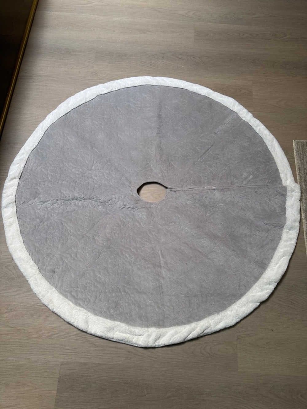 Gray and White Circular Tree Skirt